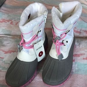 Brand new Big kid snow boot with tag